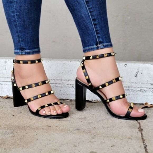 Shoes - Women's Studded Strappy Chunky Heels Sandals Black Color